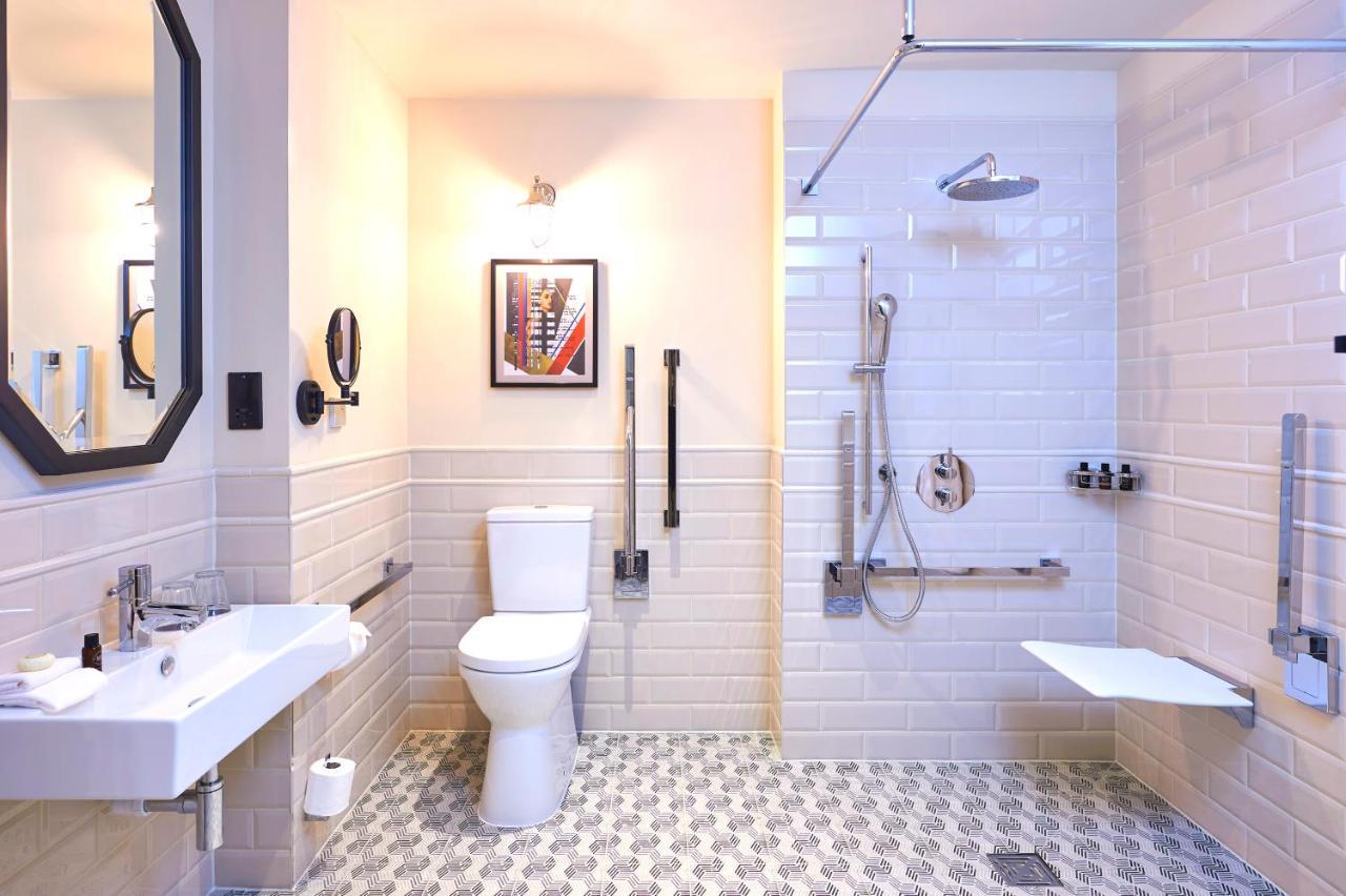 The Grand Hotel Birmingham Exterior foto A wet room
